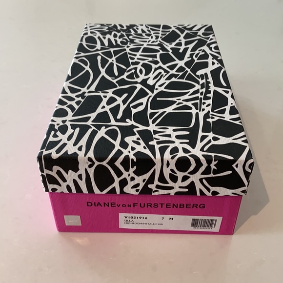 DVF Gold Strappy Ulla Heels - Picture 11 of 11